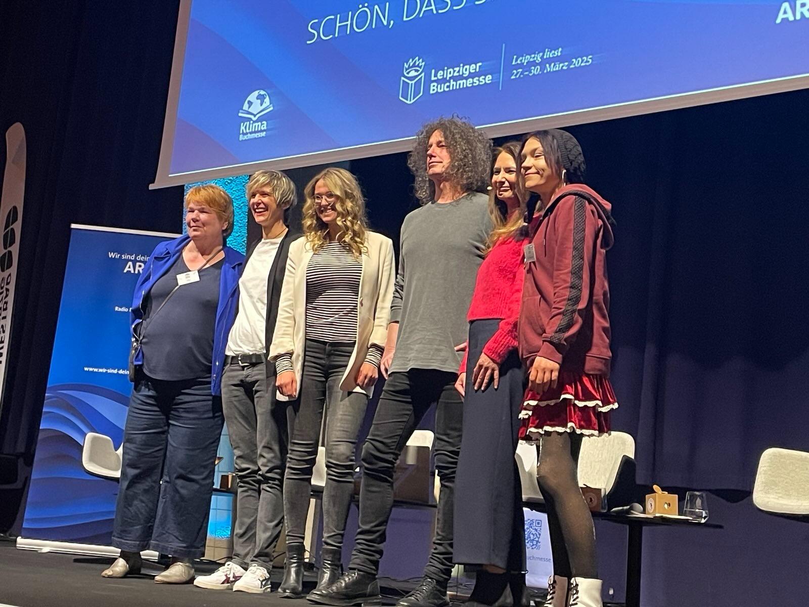 Gruppenfoto mit den Teilnehmenden des Panels zum Thema Wasser